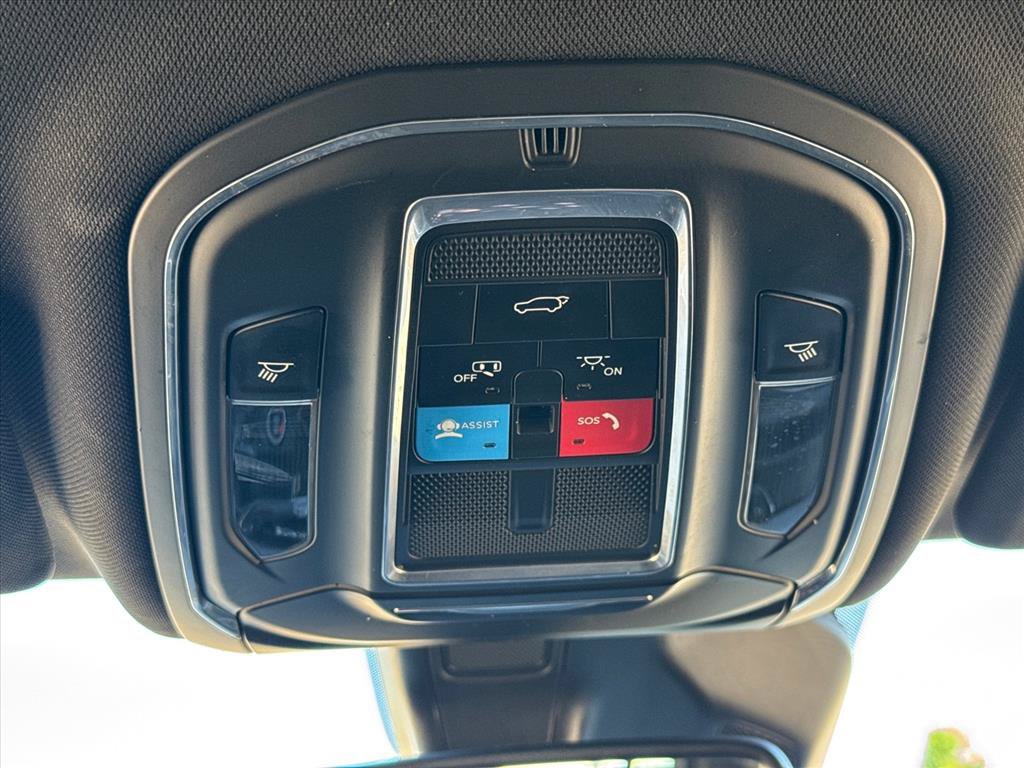 Used 2024 Jeep Grand Cherokee L Laredo AWD/4WD image 18