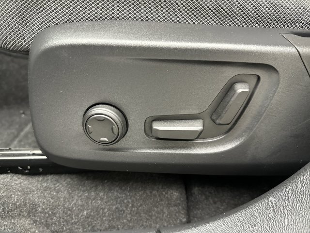 Certified 2023 Volvo C40 Recharge Core AWD/4WD image 12