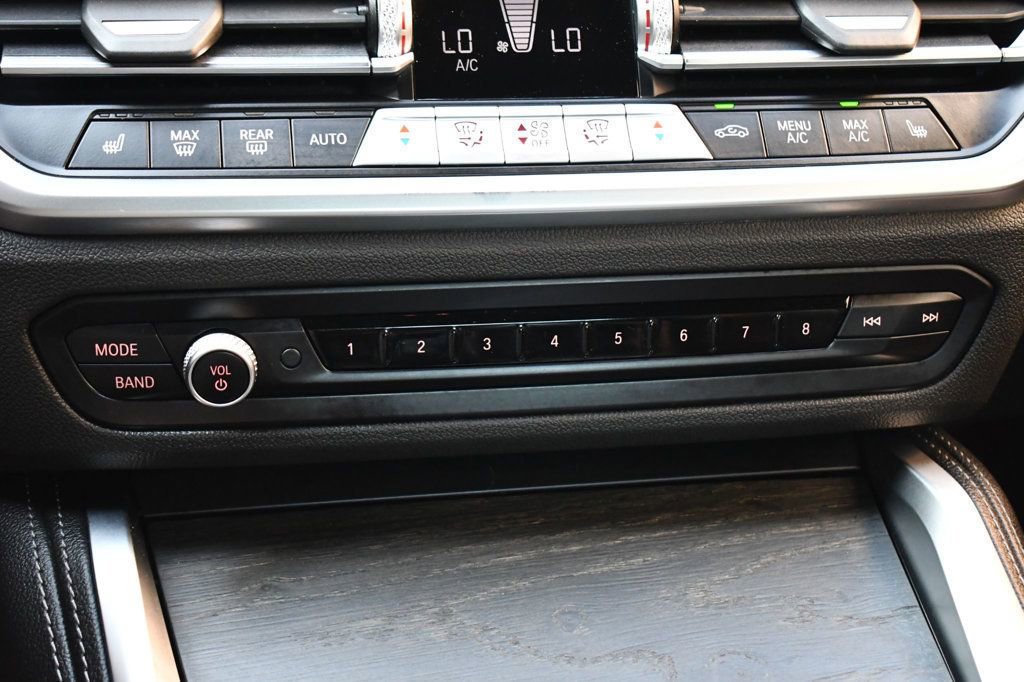 Used 2022 BMW M440i Convertible image 37