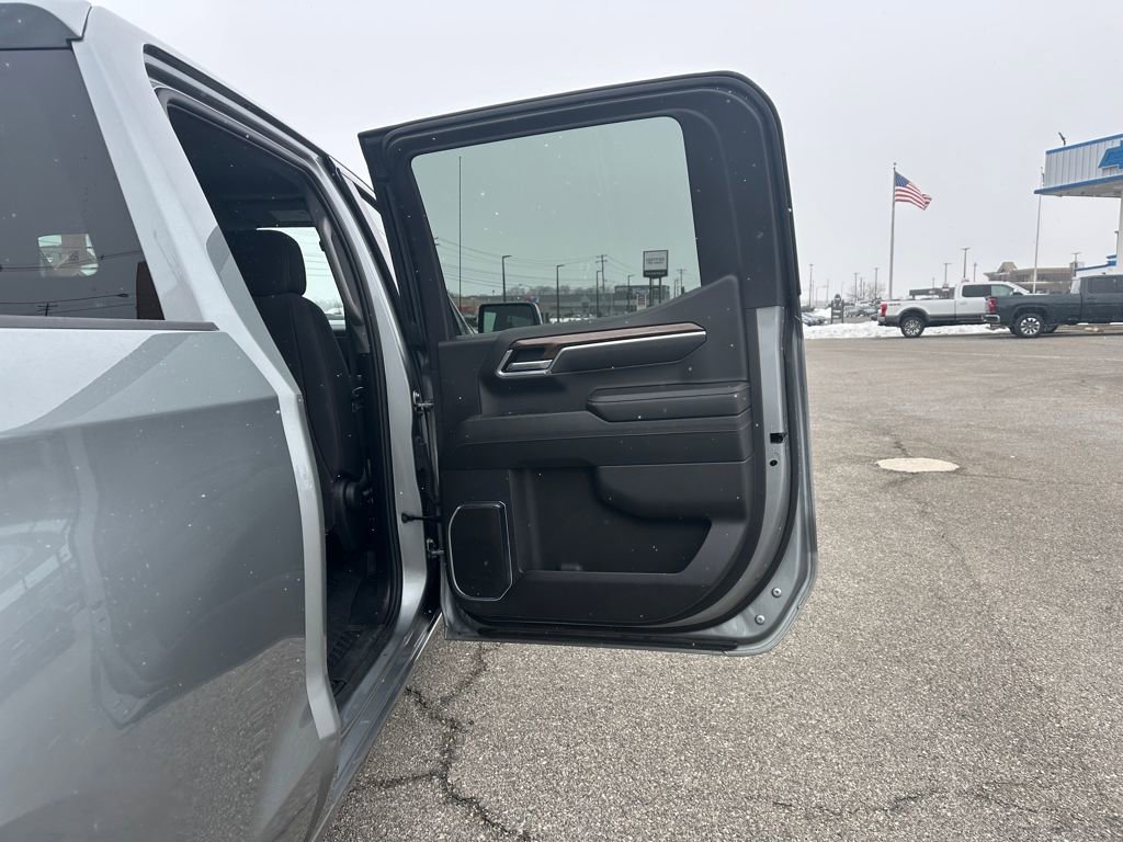 Used 2025 Chevrolet Silverado 1500 LT image 13