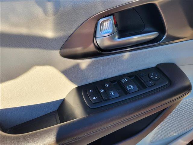 Used 2017 Chrysler Pacifica LX w/ Safetytec Group image 12