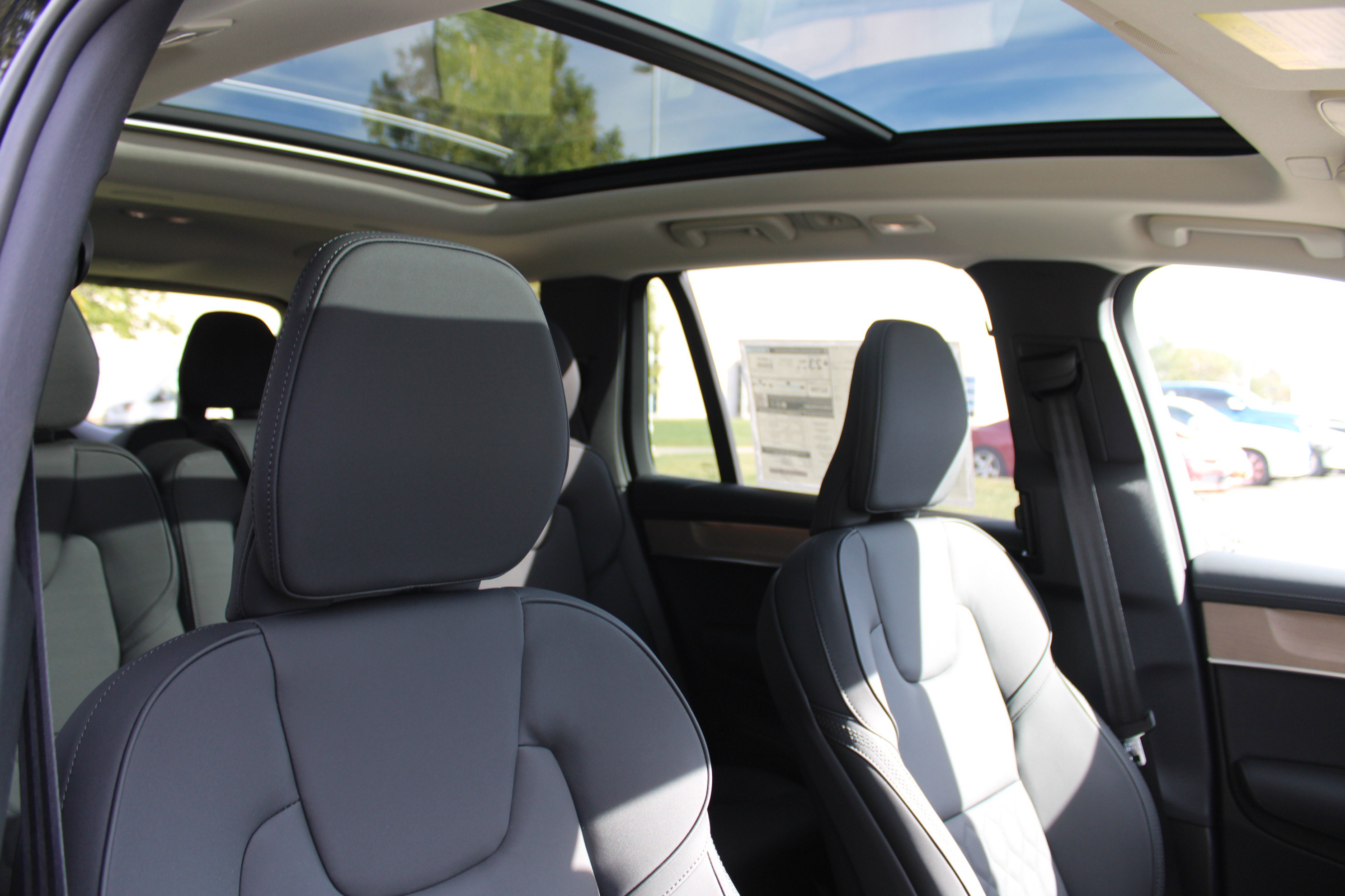 New 2026 Volvo XC90 B6 Plus w/ Protection Package Premier AWD/4WD image 47