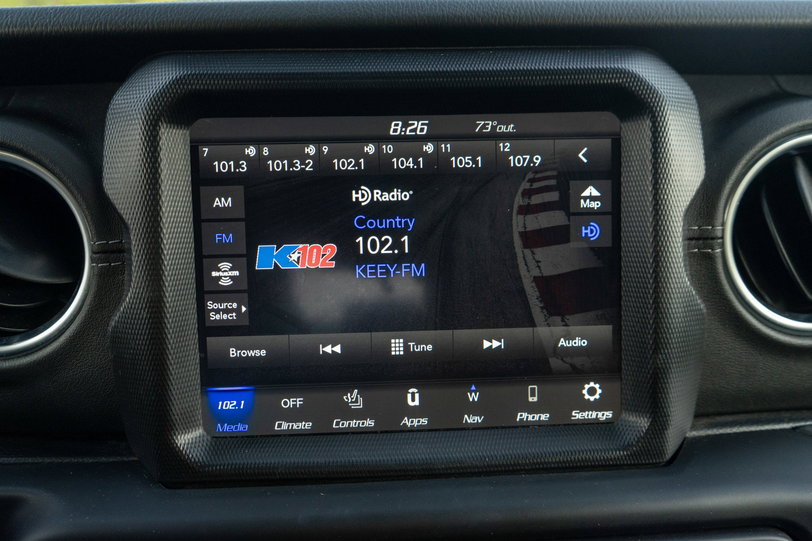Used 2023 Jeep Wrangler Unlimited Sahara w/ Cold Weather Group AWD/4WD image 17
