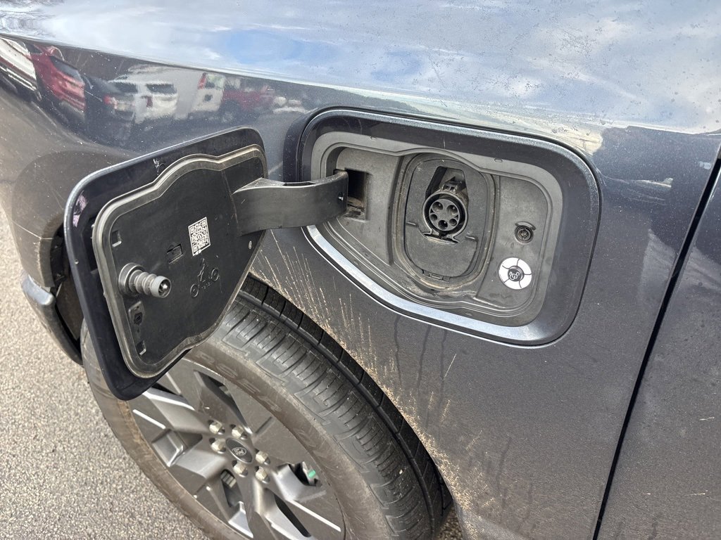 Used 2022 Ford F150 Lightning Lariat w/ Max Trailer Tow Package image 17