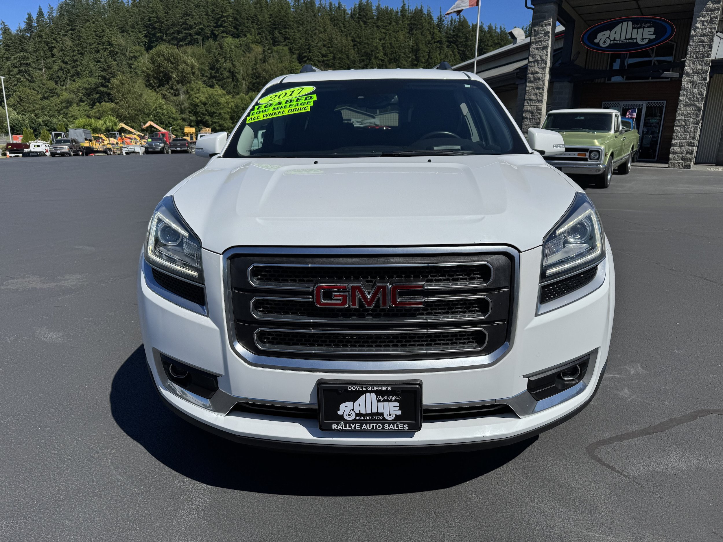 Used 2017 GMC Acadia Limited SLT AWD/4WD image 2