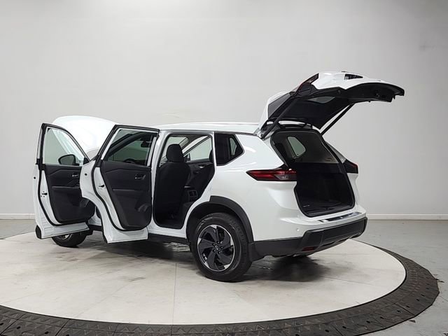 Used 2025 Nissan Rogue SV FWD image 13