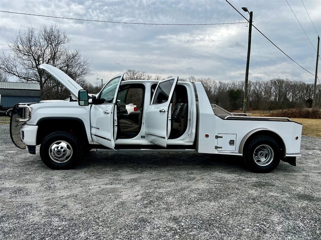 Used 2015 GMC Sierra 3500 Denali w/ Duramax Plus Package image 20