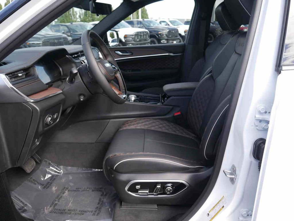 New 2025 Jeep Grand Cherokee Summit w/ Adv Protech Group IV image 26