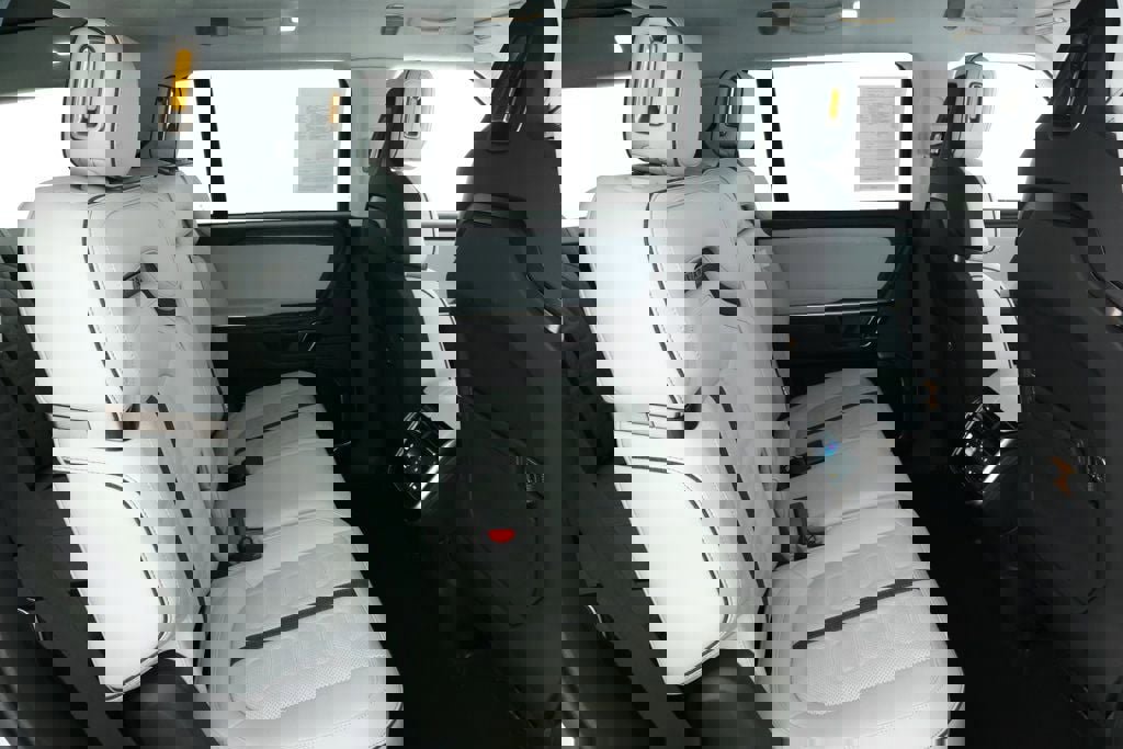 Used 2024 Rivian R1S Adventure image 25