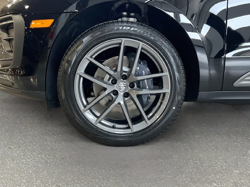 New 2026 Porsche Macan Turbo AWD/4WD image 32