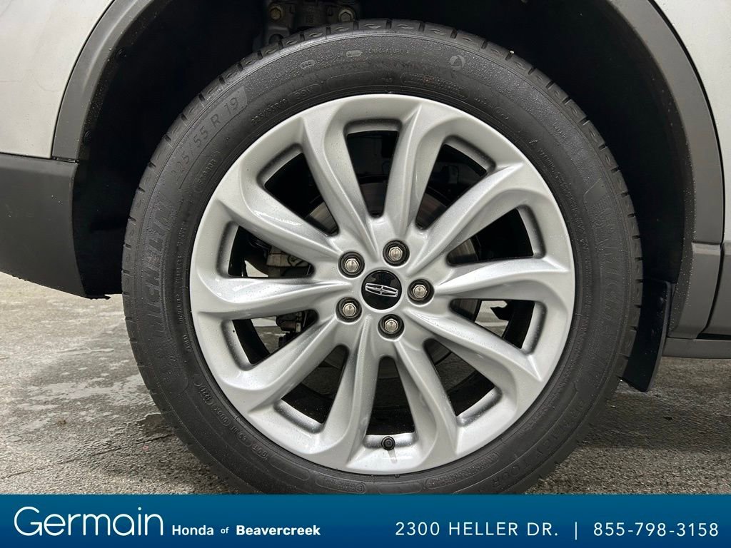 Used 2021 Lincoln Corsair AWD w/ Premium Package image 12