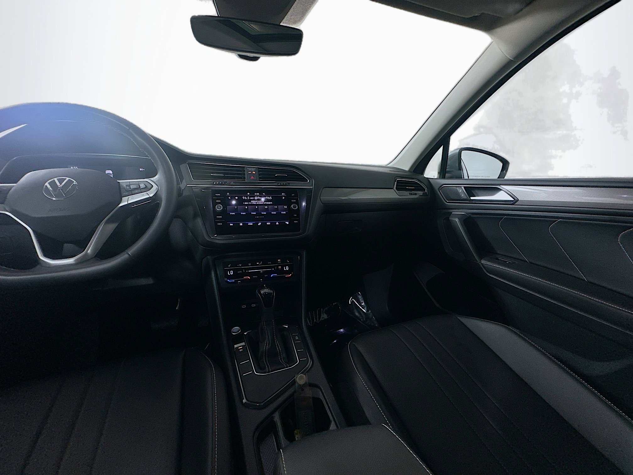 Used 2022 Volkswagen Tiguan SE image 20