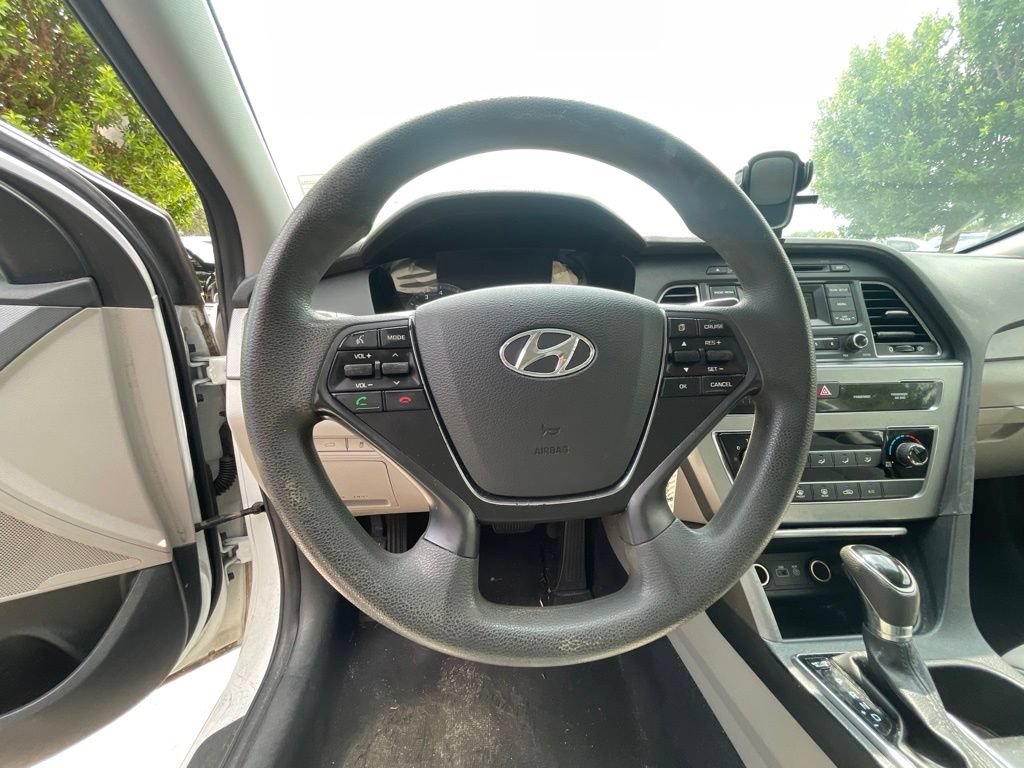 Used 2017 Hyundai Sonata SE FWD image 12