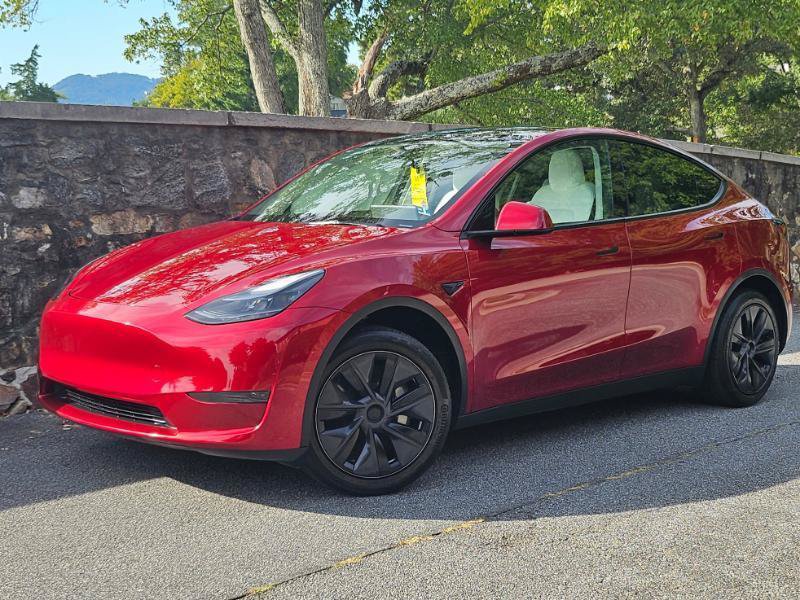 Used 2025 Tesla Model Y Long Range RWD image 5