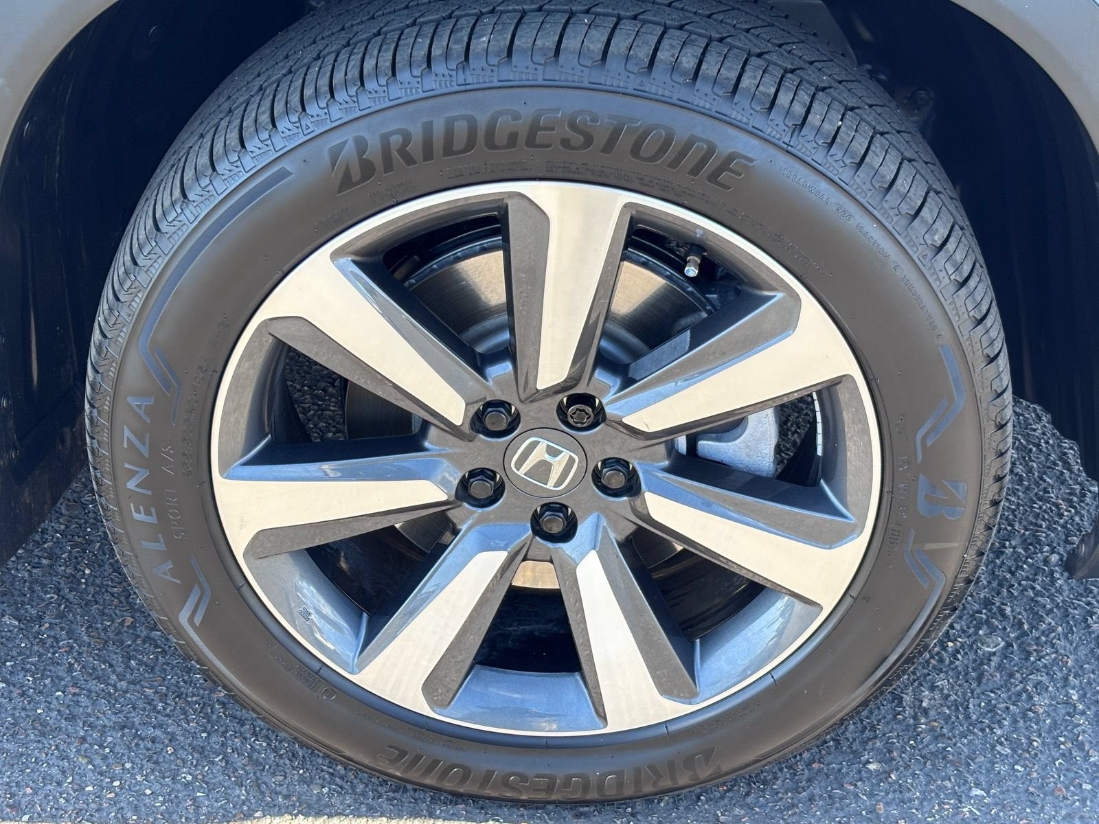 Certified 2025 Honda Pilot Touring image 11