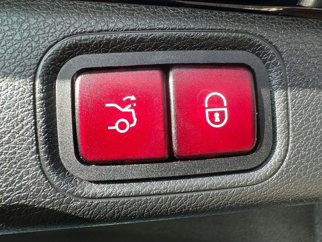 Used 2019 Mercedes-Benz E 300 4MATIC w/ Premium 1 Package image 23