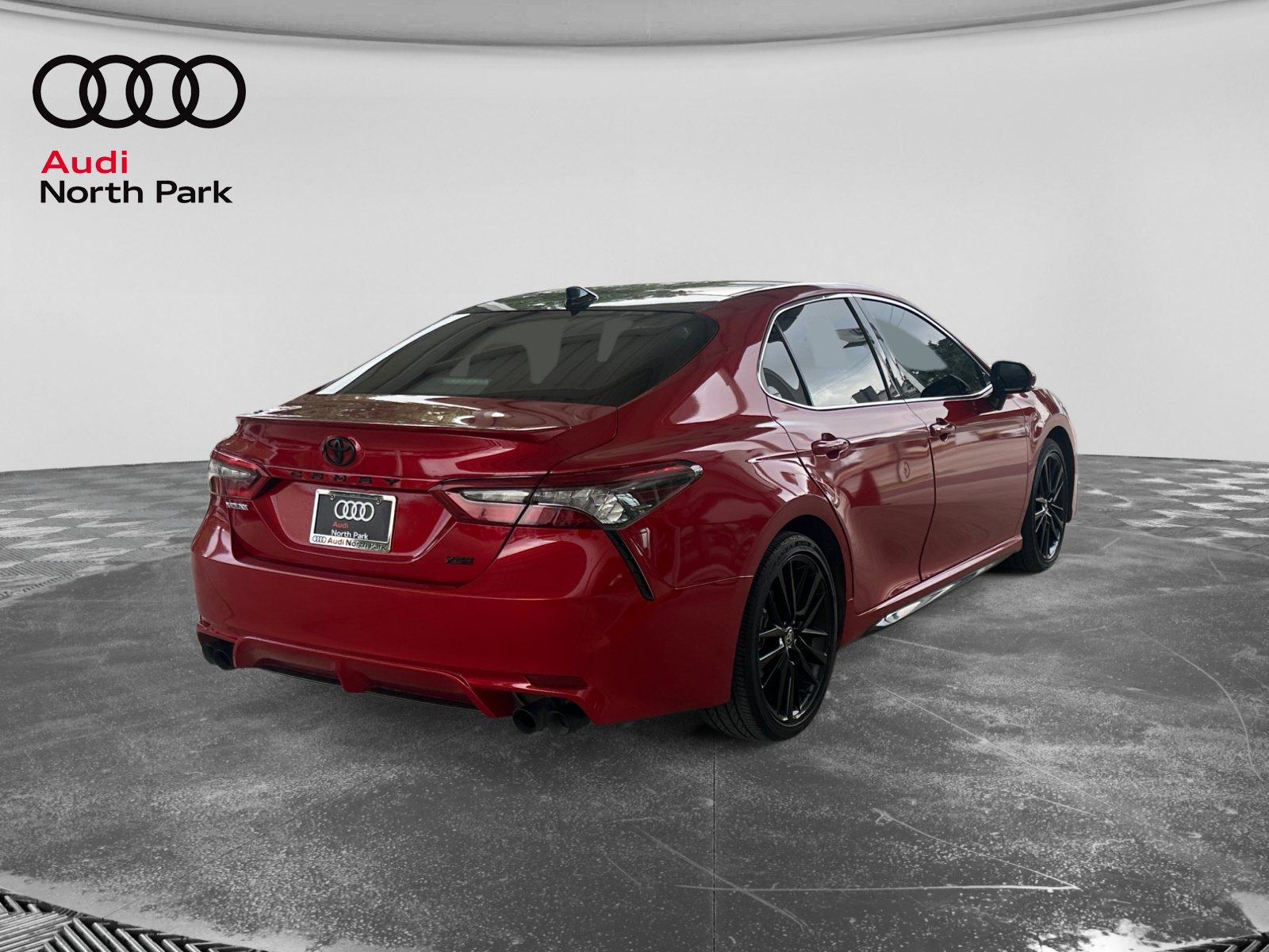 Used 2021 Toyota Camry XSE FWD image 5