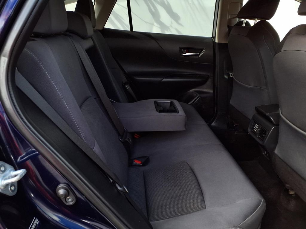 Certified 2021 Toyota Venza LE w/ Carpet Mat Package (TMS) image 21