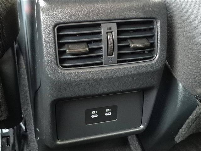 Used 2025 Nissan Rogue SV FWD image 16