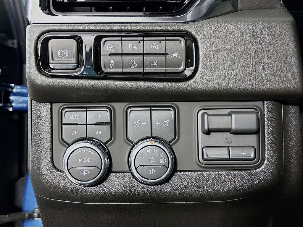 New 2026 GMC Yukon XL Denali w/ Denali Reserve Package AWD/4WD image 10