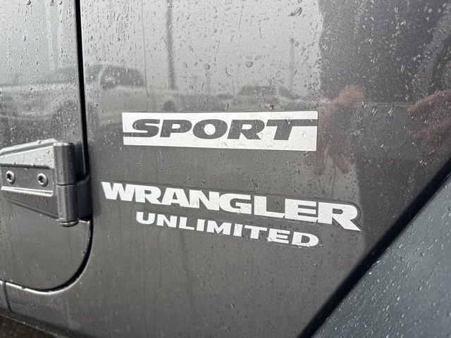 Used 2017 Jeep Wrangler Unlimited Sport w/ Quick Order Package 24S AWD/4WD image 10
