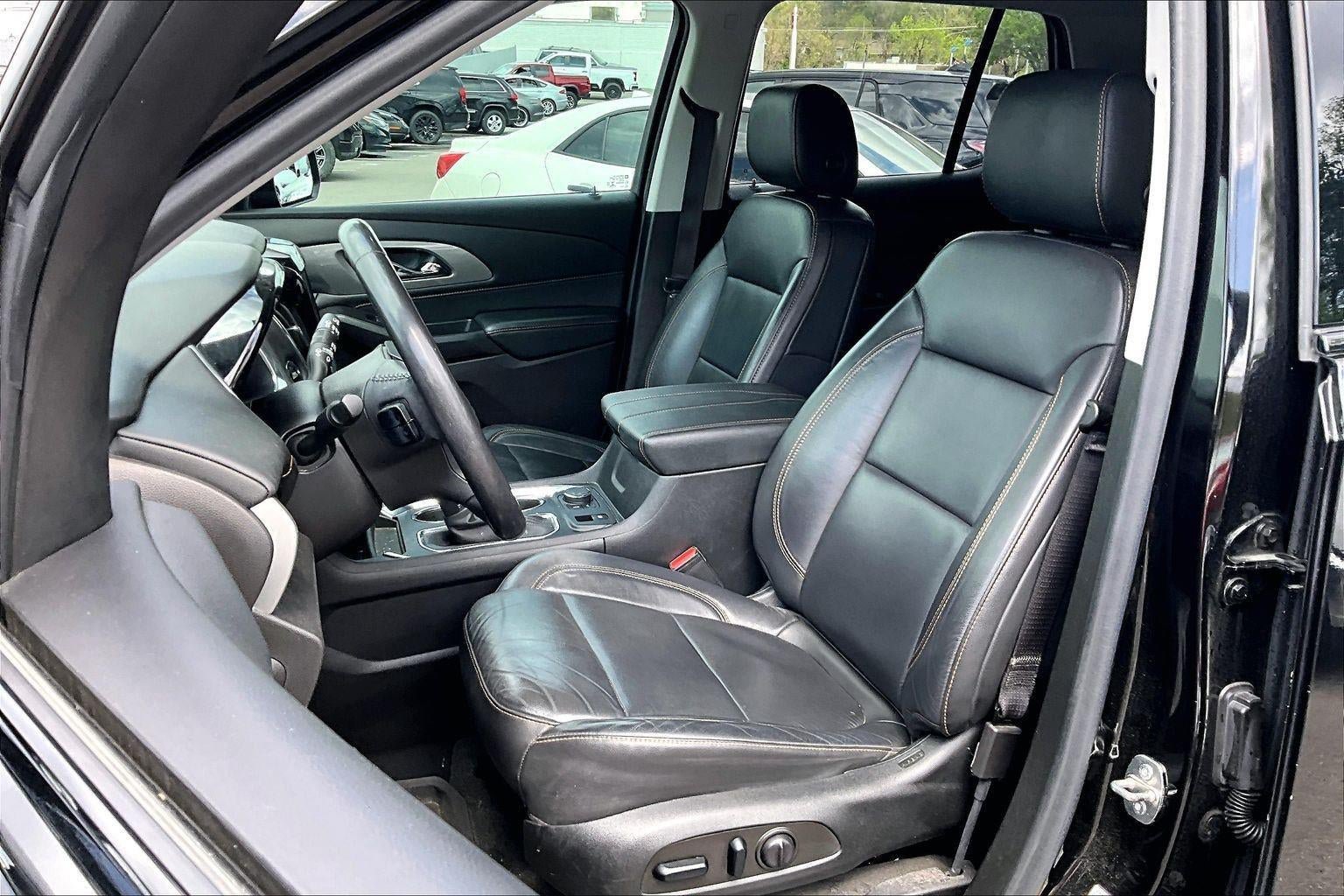 Used 2021 Chevrolet Traverse RS w/ LPO, Floor Liner Package FWD image 21