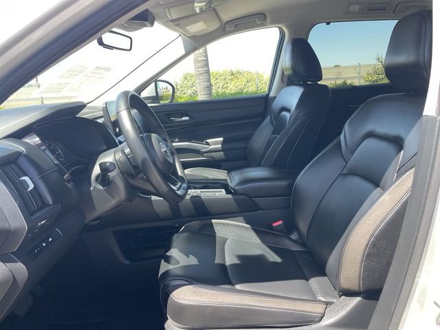 Used 2025 Nissan Pathfinder SL FWD image 19
