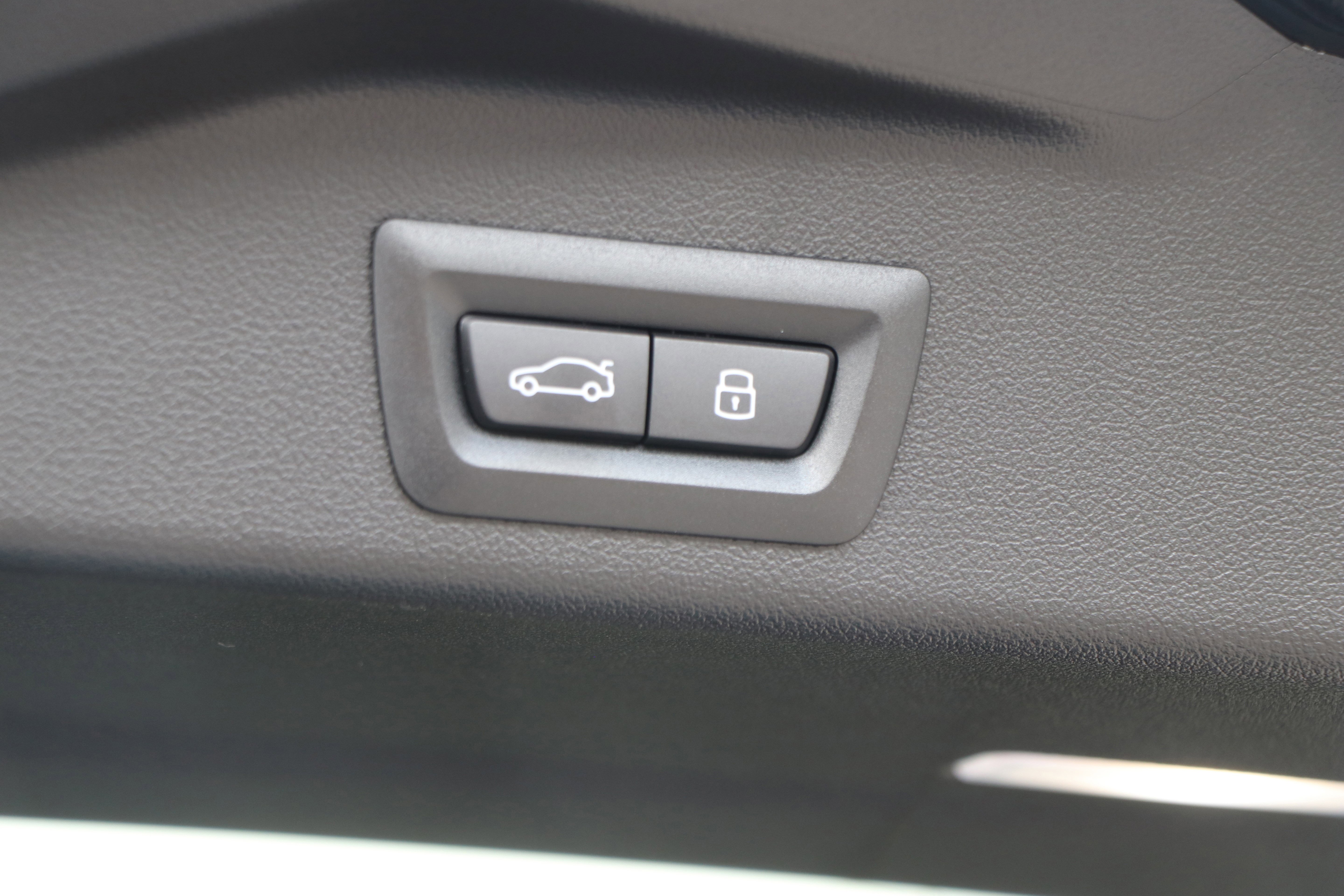 Certified 2025 BMW X5 xDrive50e w/ Parking Assistance Package image 38