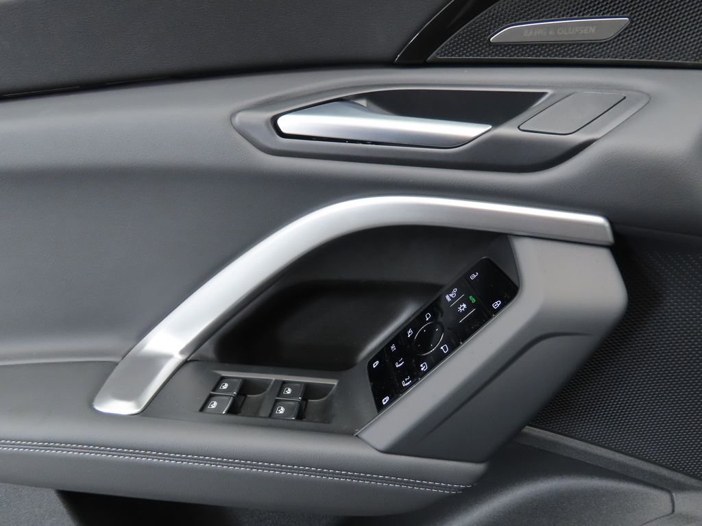 Used 2025 Audi Q5 Premium Plus w/ Premium Plus image 25