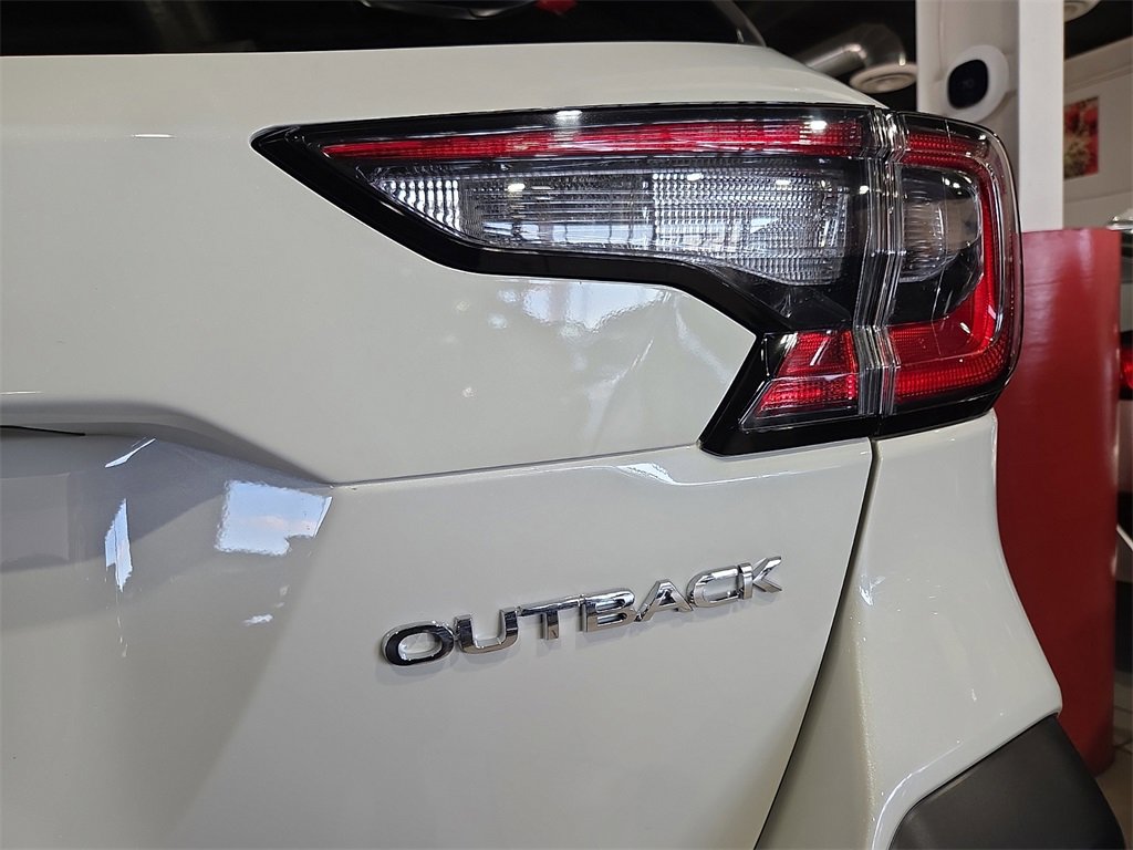 Used 2025 Subaru Outback Limited image 24