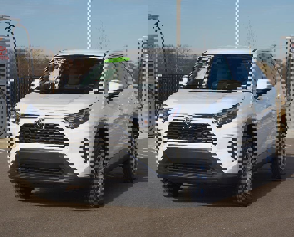 Certified 2025 Toyota RAV4 LE image 21