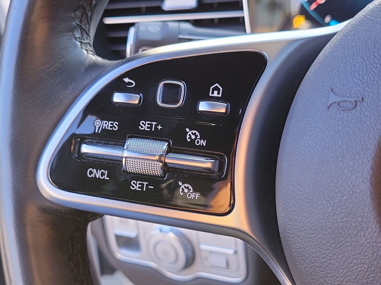 Certified 2022 Mercedes-Benz GLE 350 4MATIC image 31