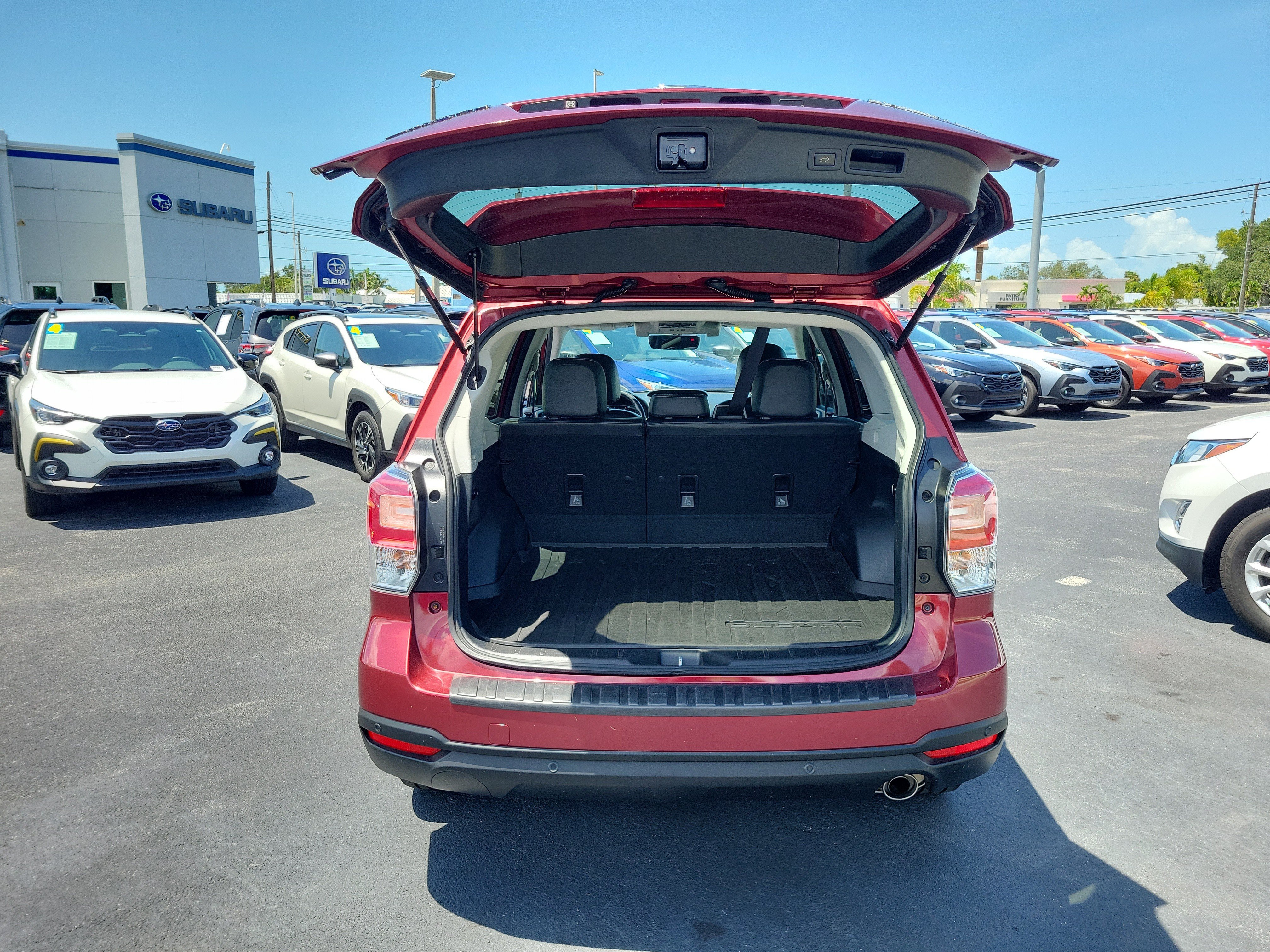 Used 2017 Subaru Forester 2.5i Touring AWD/4WD image 9