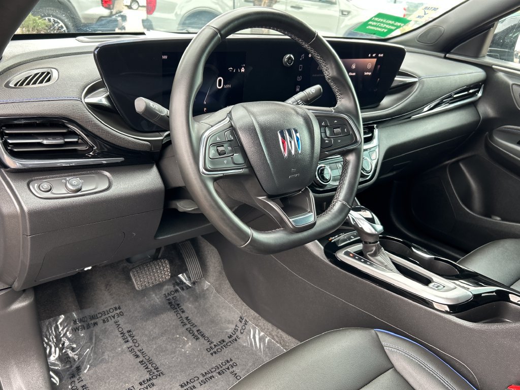 Used 2025 Buick Envista Sport Touring w/ Convenience II Package FWD image 7
