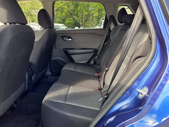 Used 2023 Nissan Rogue SV FWD image 10
