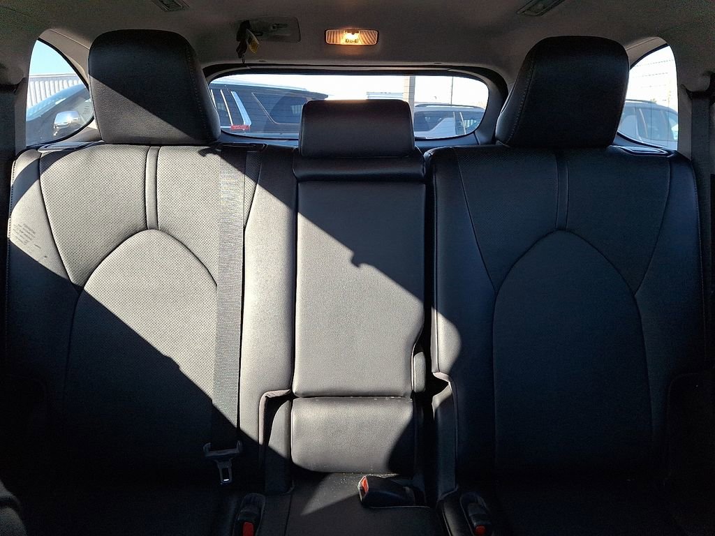 Used 2023 Toyota Highlander Limited image 20