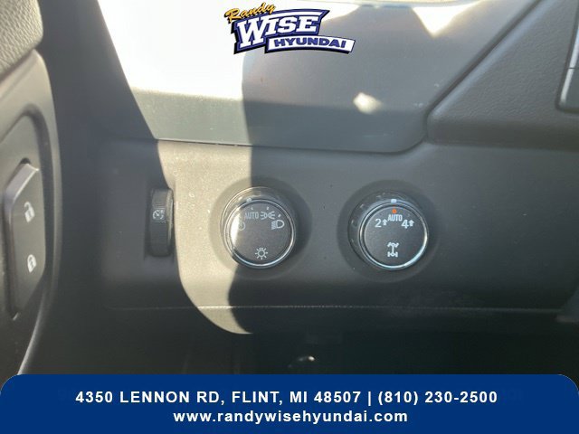 Used 2018 Chevrolet Suburban LT AWD/4WD image 20