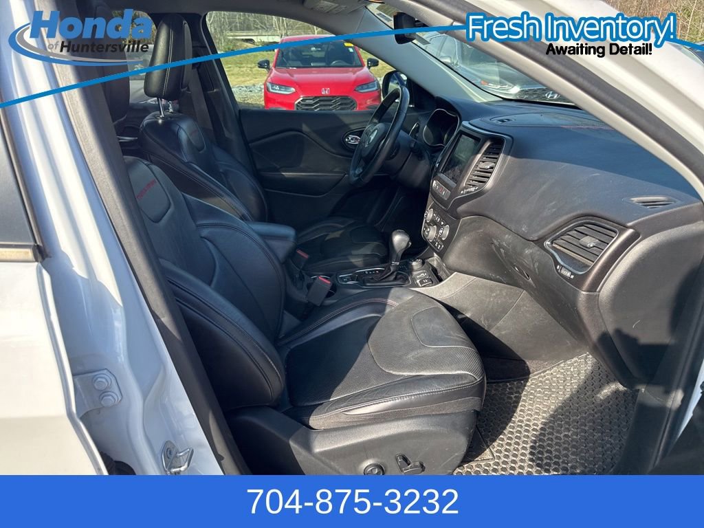 Used 2019 Jeep Cherokee Trailhawk image 17
