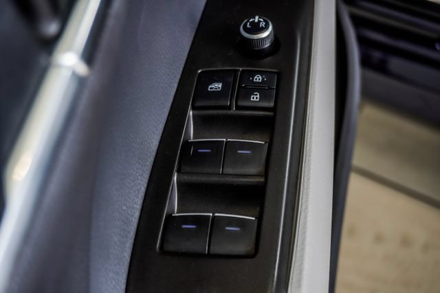 Used 2022 Toyota Camry XLE FWD image 39