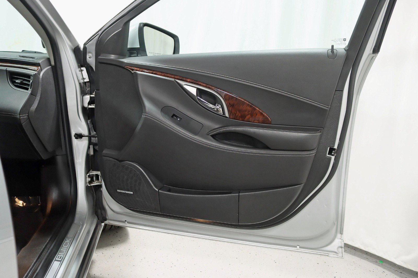Used 2012 Buick LaCrosse Touring FWD image 33