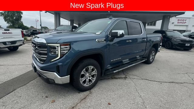 Used 2024 GMC Sierra 1500 SLT w/ SLT Convenience Package AWD/4WD image 4