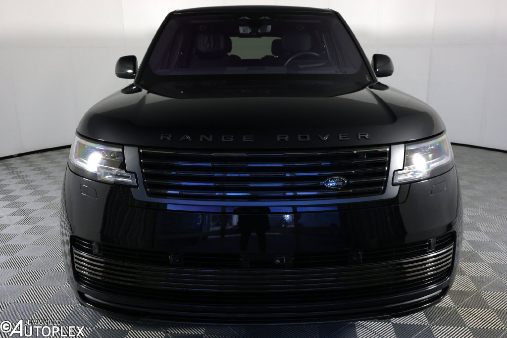 Used 2023 Land Rover Range Rover SV AWD/4WD image 2