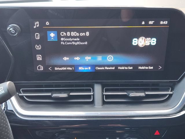 Used 2025 Chevrolet Trax RS w/ Driver Confidence Package FWD image 5