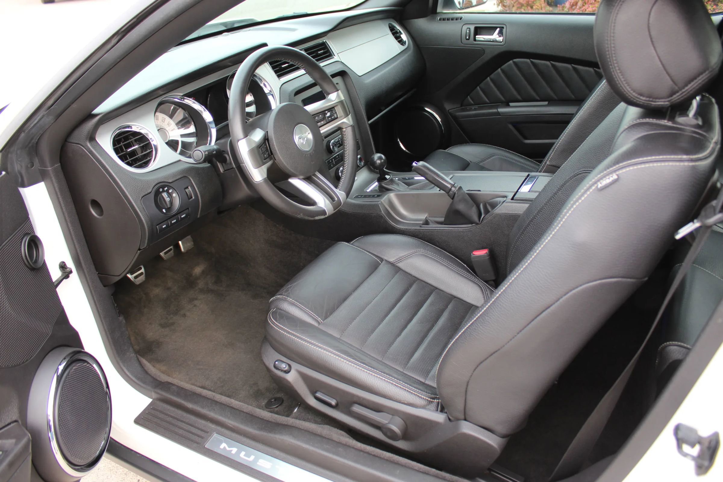 Used 2012 Ford Mustang GT Premium w/ Comfort Pkg image 11