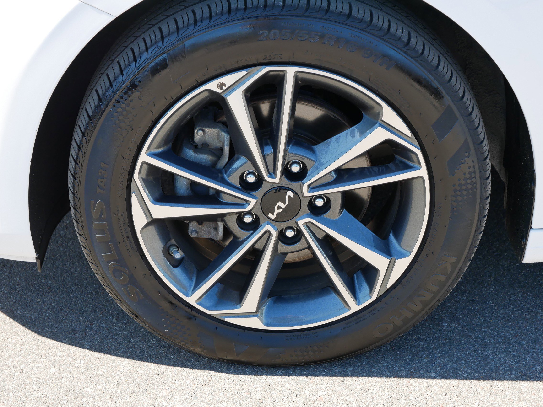 Certified 2024 Kia Forte LXS w/ LXS Technology Package image 15