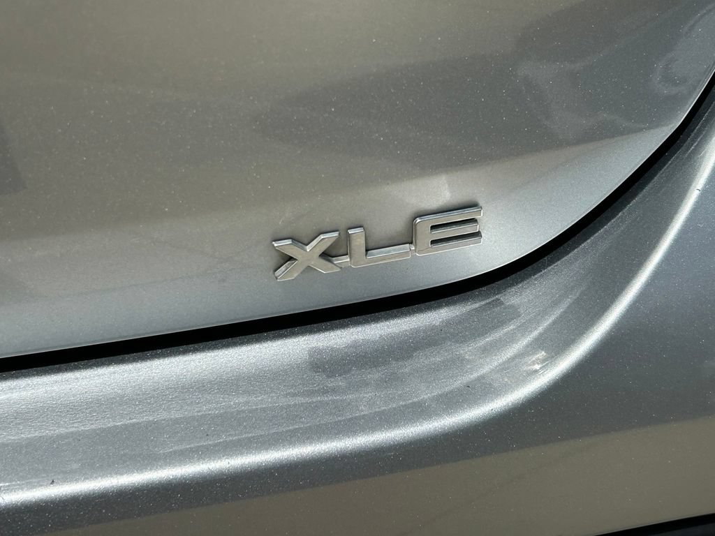 Used 2021 Toyota Highlander XLE FWD image 14