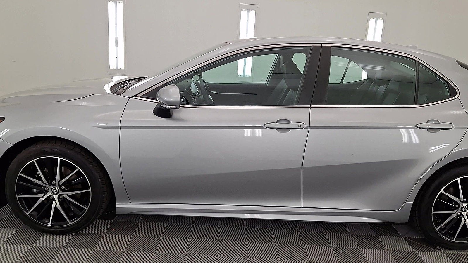 Certified 2024 Toyota Camry SE FWD image 9