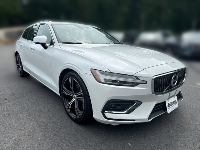 Used 2020 Volvo V60 T5 Inscription FWD image 2