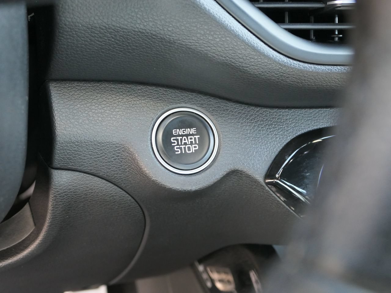 Used 2023 Kia Forte GT-Line w/ GT-Line Premium Package FWD image 17