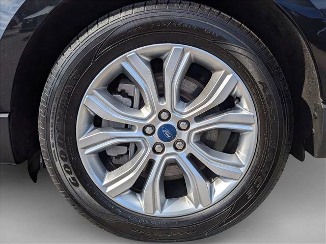 Used 2022 Ford Edge Titanium AWD/4WD image 25